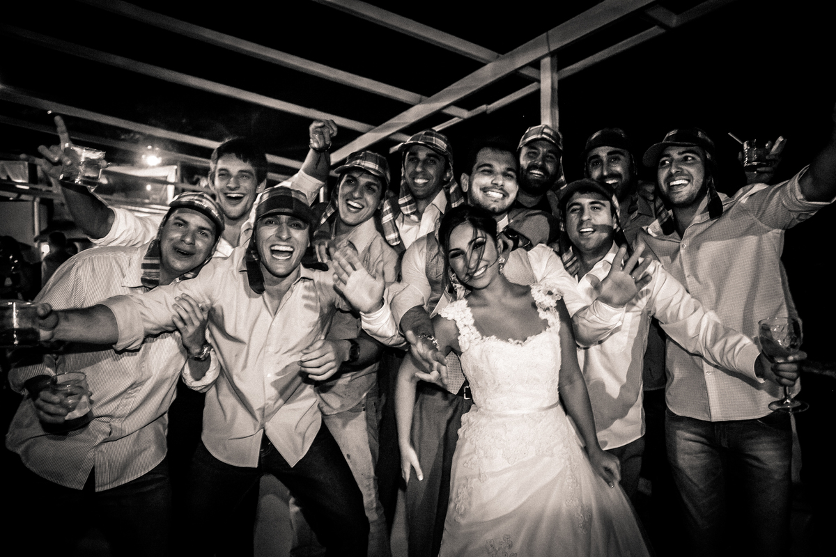 Fotografia de casamento, fotos de casamento, noiva, Fotógrafo no Porto, em Portugal. Fotógrafo de casamentos no Porto, Portugal. Fotos espontaneas, fotos naturais, fotos românticas, fotografia criativa. Casal apaixonado. Melhor fotógrafo de Portugal