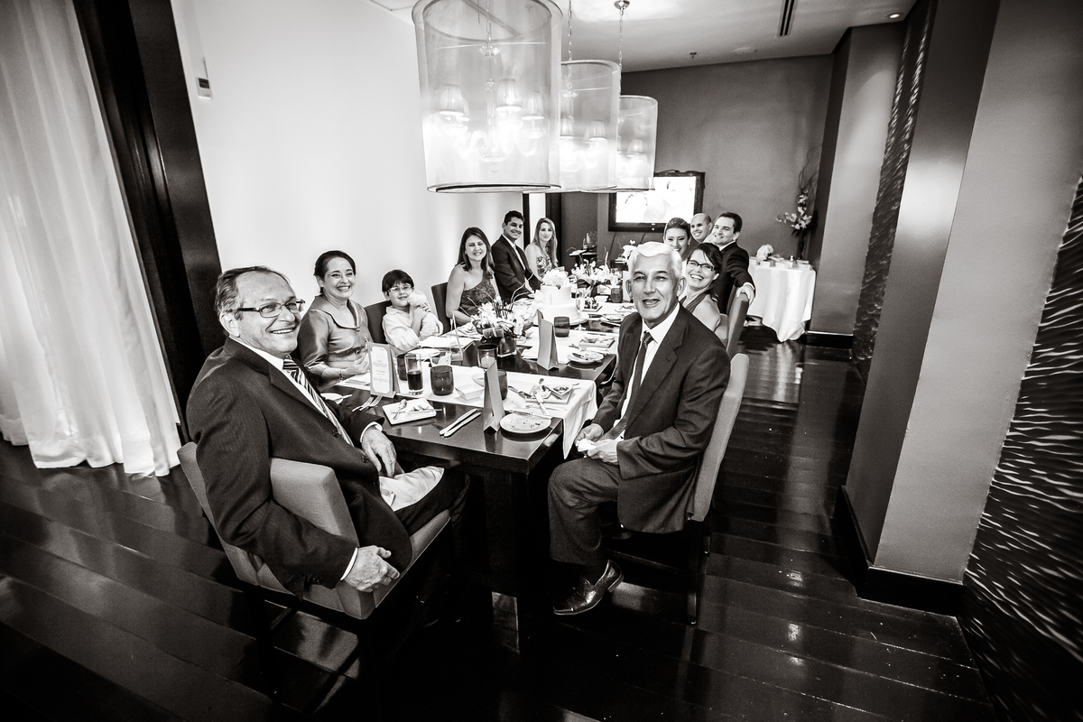 Fotografia de casamento, fotos de casamento, noiva, Fotógrafo no Porto, em Portugal. Fotógrafo de casamentos no Porto, Portugal. Fotos espontaneas, fotos naturais, fotos românticas, fotografia criativa. Casal apaixonado. Melhor fotógrafo de Portugal