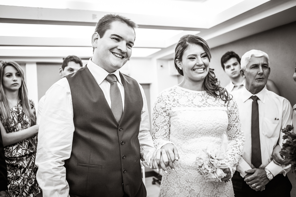 Fotografia de casamento, fotos de casamento, noiva, Fotógrafo no Porto, em Portugal. Fotógrafo de casamentos no Porto, Portugal. Fotos espontaneas, fotos naturais, fotos românticas, fotografia criativa. Casal apaixonado. Melhor fotógrafo de Portugal