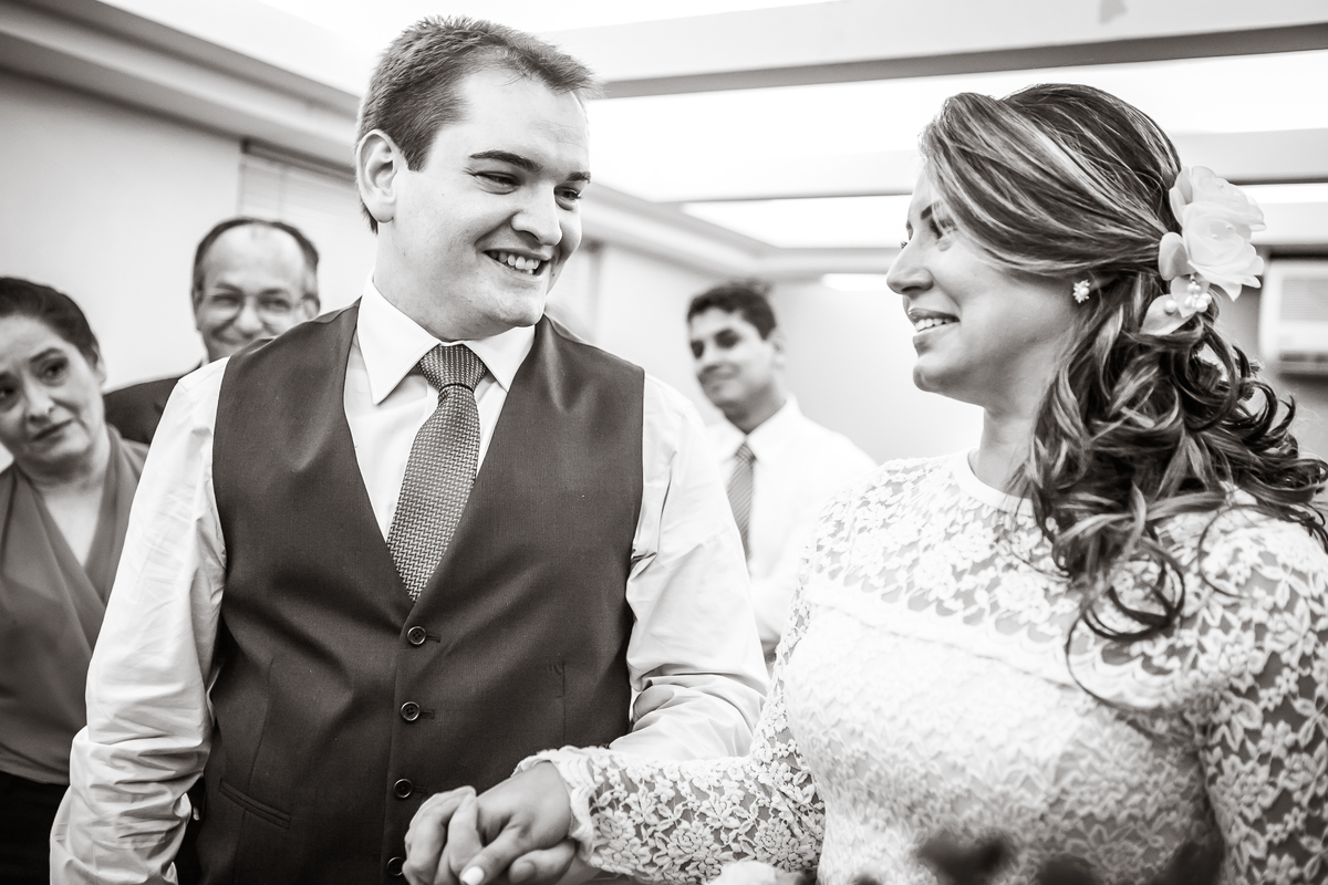 Fotografia de casamento, fotos de casamento, noiva, Fotógrafo no Porto, em Portugal. Fotógrafo de casamentos no Porto, Portugal. Fotos espontaneas, fotos naturais, fotos românticas, fotografia criativa. Casal apaixonado. Melhor fotógrafo de Portugal