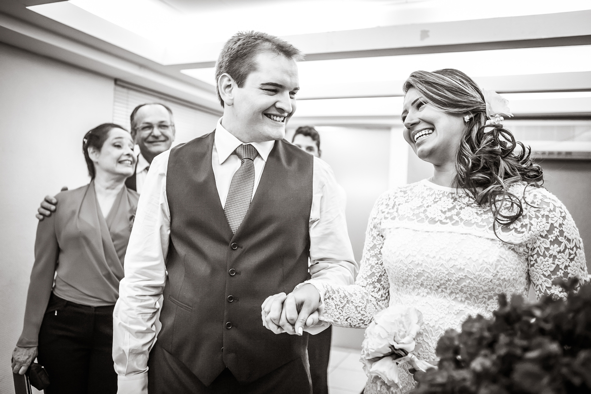 Fotografia de casamento, fotos de casamento, noiva, Fotógrafo no Porto, em Portugal. Fotógrafo de casamentos no Porto, Portugal. Fotos espontaneas, fotos naturais, fotos românticas, fotografia criativa. Casal apaixonado. Melhor fotógrafo de Portugal