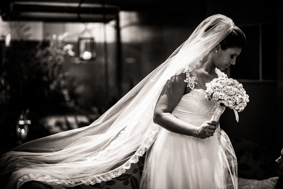 Fotografia de casamento, fotos de casamento, noiva, Fotógrafo no Porto, em Portugal. Fotógrafo de casamentos no Porto, Portugal. Fotos espontaneas, fotos naturais, fotos românticas, fotografia criativa. Casal apaixonado. Melhor fotógrafo de Portugal