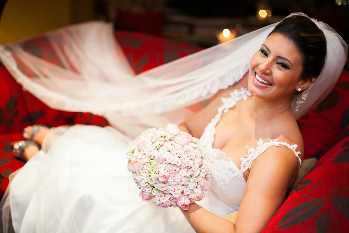 Fotografia de casamento, fotos de casamento, noiva, Fotógrafo no Porto, em Portugal. Fotógrafo de casamentos no Porto, Portugal. Fotos espontaneas, fotos naturais, fotos românticas, fotografia criativa. Casal apaixonado. Melhor fotógrafo de Portugal