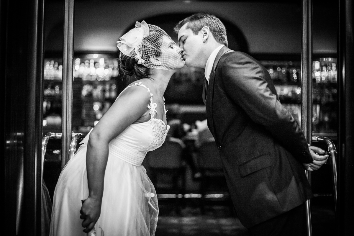 Fotografia de casamento, fotos de casamento, noiva, Fotógrafo no Porto, em Portugal. Fotógrafo de casamentos no Porto, Portugal. Fotos espontaneas, fotos naturais, fotos românticas, fotografia criativa. Casal apaixonado. Melhor fotógrafo de Portugal