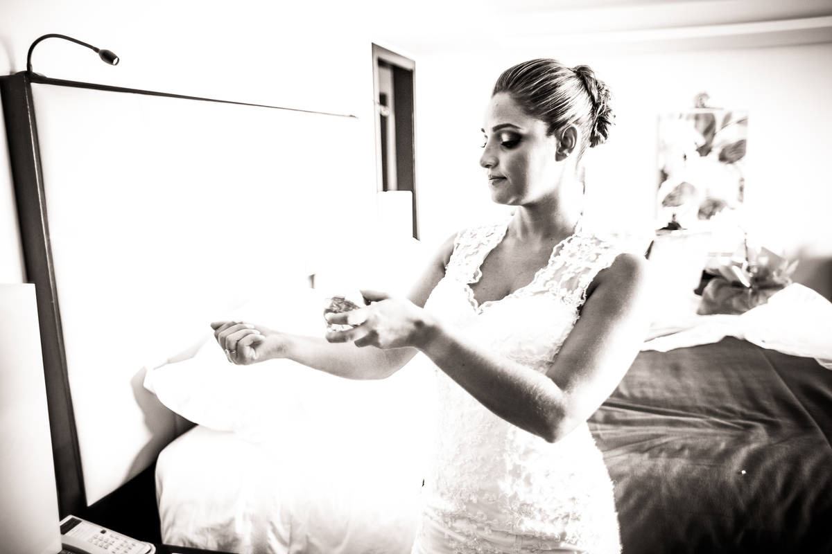 Fotografia de casamento, fotos de casamento, noiva, Fotógrafo no Porto, em Portugal. Fotógrafo de casamentos no Porto, Portugal. Fotos espontaneas, fotos naturais, fotos românticas, fotografia criativa. Casal apaixonado. Melhor fotógrafo de Portugal