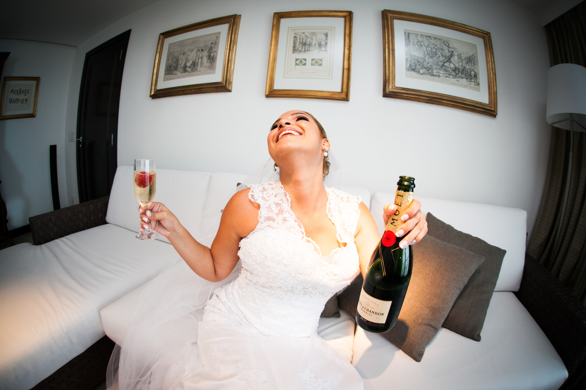 Fotografia de casamento, fotos de casamento, noiva, Fotógrafo no Porto, em Portugal. Fotógrafo de casamentos no Porto, Portugal. Fotos espontaneas, fotos naturais, fotos românticas, fotografia criativa. Casal apaixonado. Melhor fotógrafo de Portugal