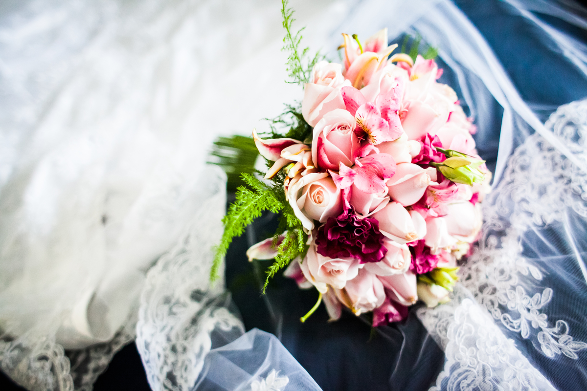 Fotografia de casamento, fotos de casamento, noiva, Fotógrafo no Porto, em Portugal. Fotógrafo de casamentos no Porto, Portugal. Fotos espontaneas, fotos naturais, fotos românticas, fotografia criativa. Casal apaixonado. Melhor fotógrafo de Portugal
