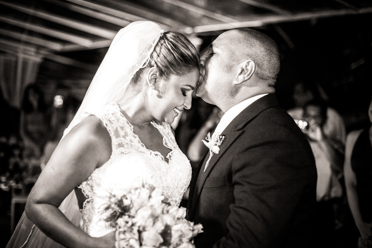 Fotografia de casamento, fotos de casamento, noiva, Fotógrafo no Porto, em Portugal. Fotógrafo de casamentos no Porto, Portugal. Fotos espontaneas, fotos naturais, fotos românticas, fotografia criativa. Casal apaixonado. Melhor fotógrafo de Portugal