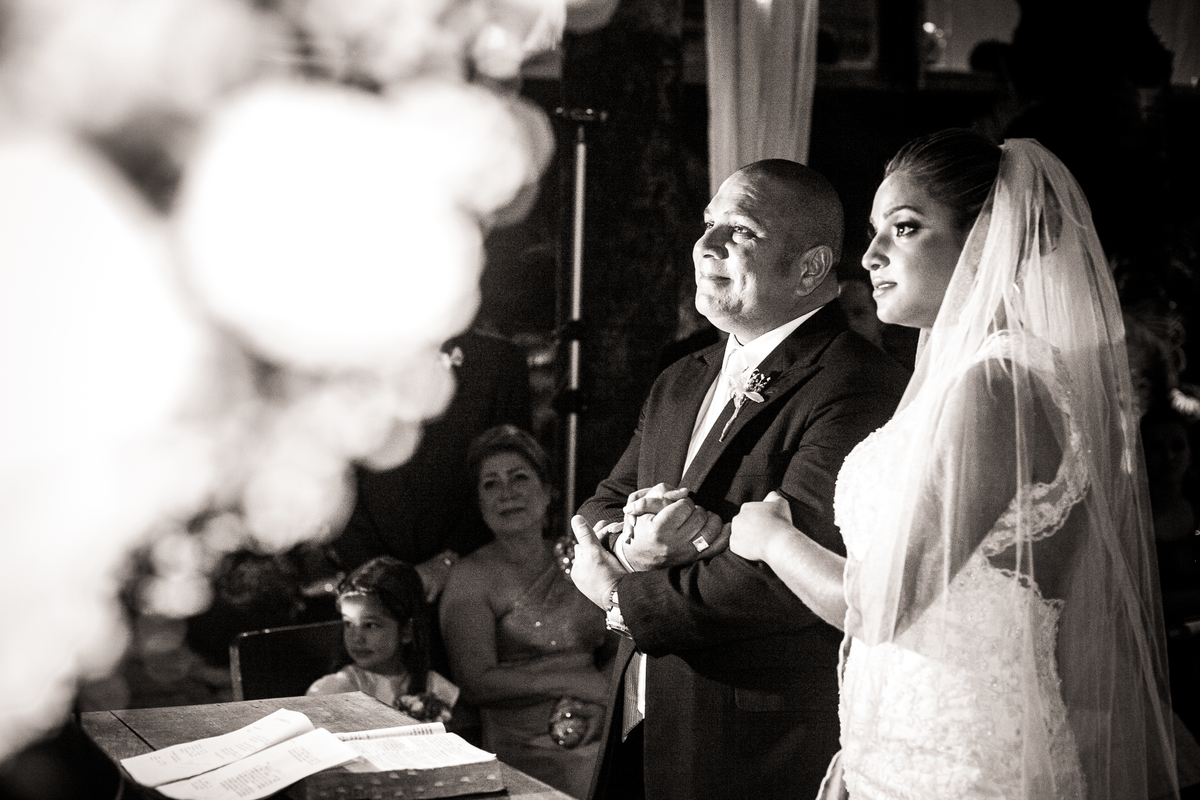 Fotografia de casamento, fotos de casamento, noiva, Fotógrafo no Porto, em Portugal. Fotógrafo de casamentos no Porto, Portugal. Fotos espontaneas, fotos naturais, fotos românticas, fotografia criativa. Casal apaixonado. Melhor fotógrafo de Portugal