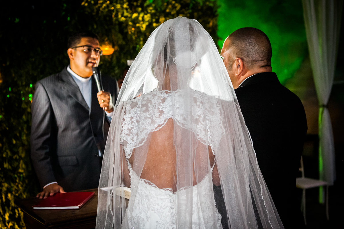Fotografia de casamento, fotos de casamento, noiva, Fotógrafo no Porto, em Portugal. Fotógrafo de casamentos no Porto, Portugal. Fotos espontaneas, fotos naturais, fotos românticas, fotografia criativa. Casal apaixonado. Melhor fotógrafo de Portugal