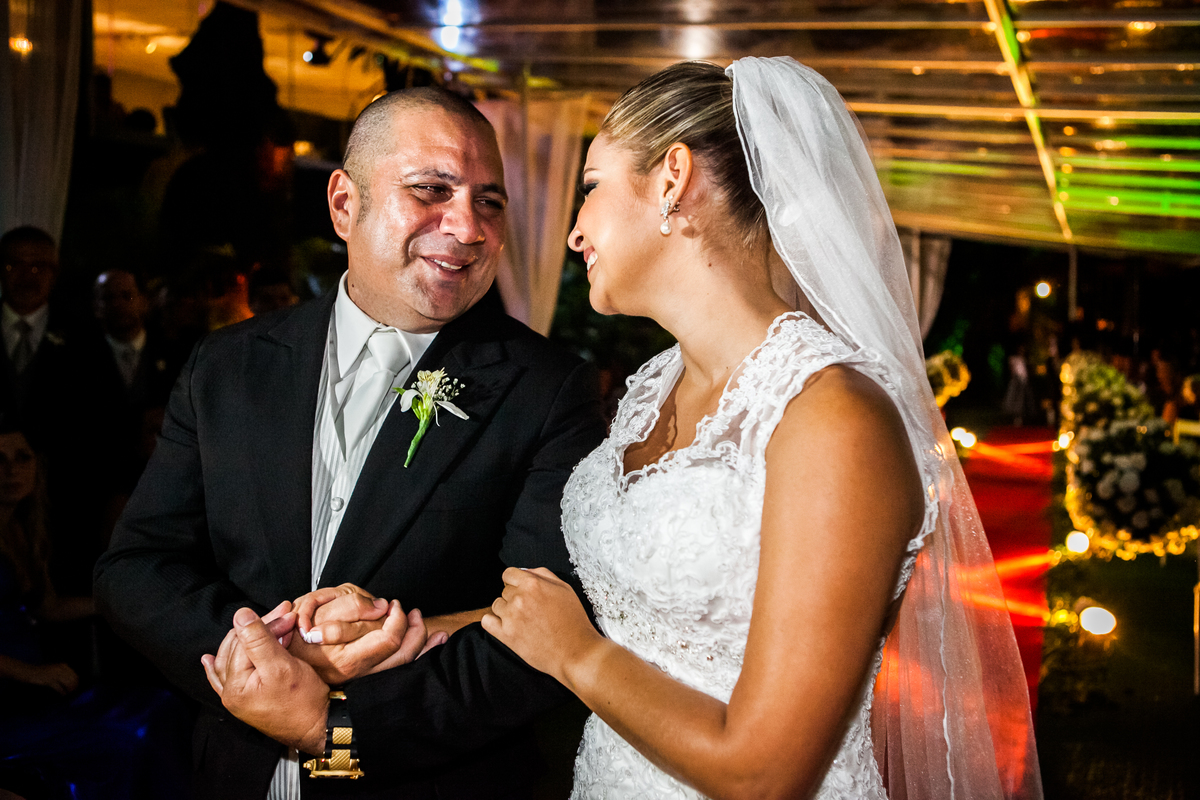 Fotografia de casamento, fotos de casamento, noiva, Fotógrafo no Porto, em Portugal. Fotógrafo de casamentos no Porto, Portugal. Fotos espontaneas, fotos naturais, fotos românticas, fotografia criativa. Casal apaixonado. Melhor fotógrafo de Portugal
