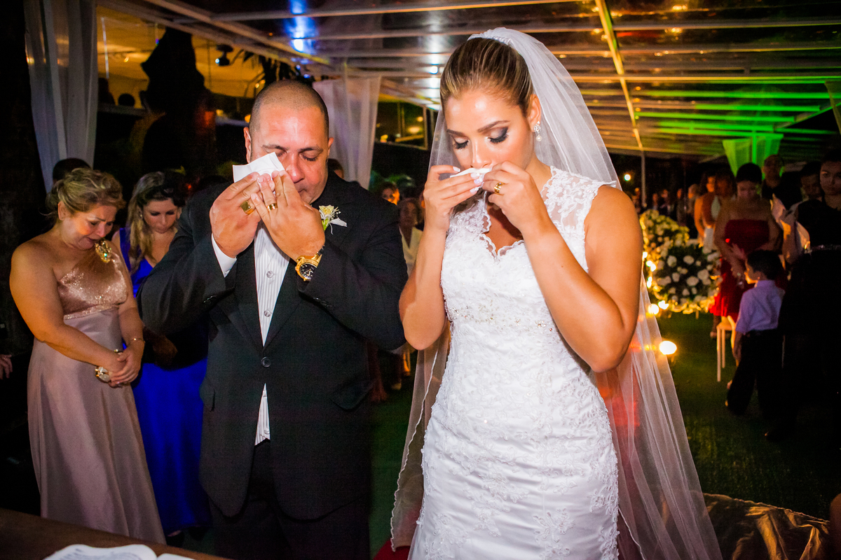 Fotografia de casamento, fotos de casamento, noiva, Fotógrafo no Porto, em Portugal. Fotógrafo de casamentos no Porto, Portugal. Fotos espontaneas, fotos naturais, fotos românticas, fotografia criativa. Casal apaixonado. Melhor fotógrafo de Portugal