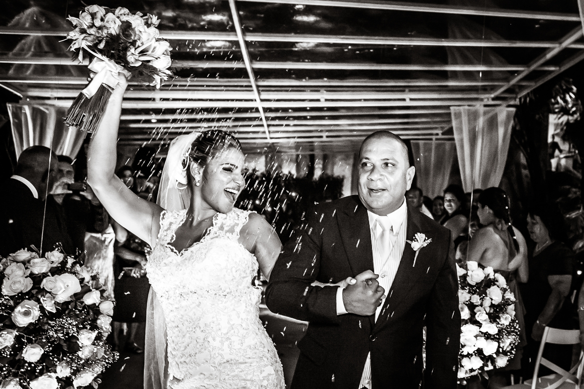 Fotografia de casamento, fotos de casamento, noiva, Fotógrafo no Porto, em Portugal. Fotógrafo de casamentos no Porto, Portugal. Fotos espontaneas, fotos naturais, fotos românticas, fotografia criativa. Casal apaixonado. Melhor fotógrafo de Portugal