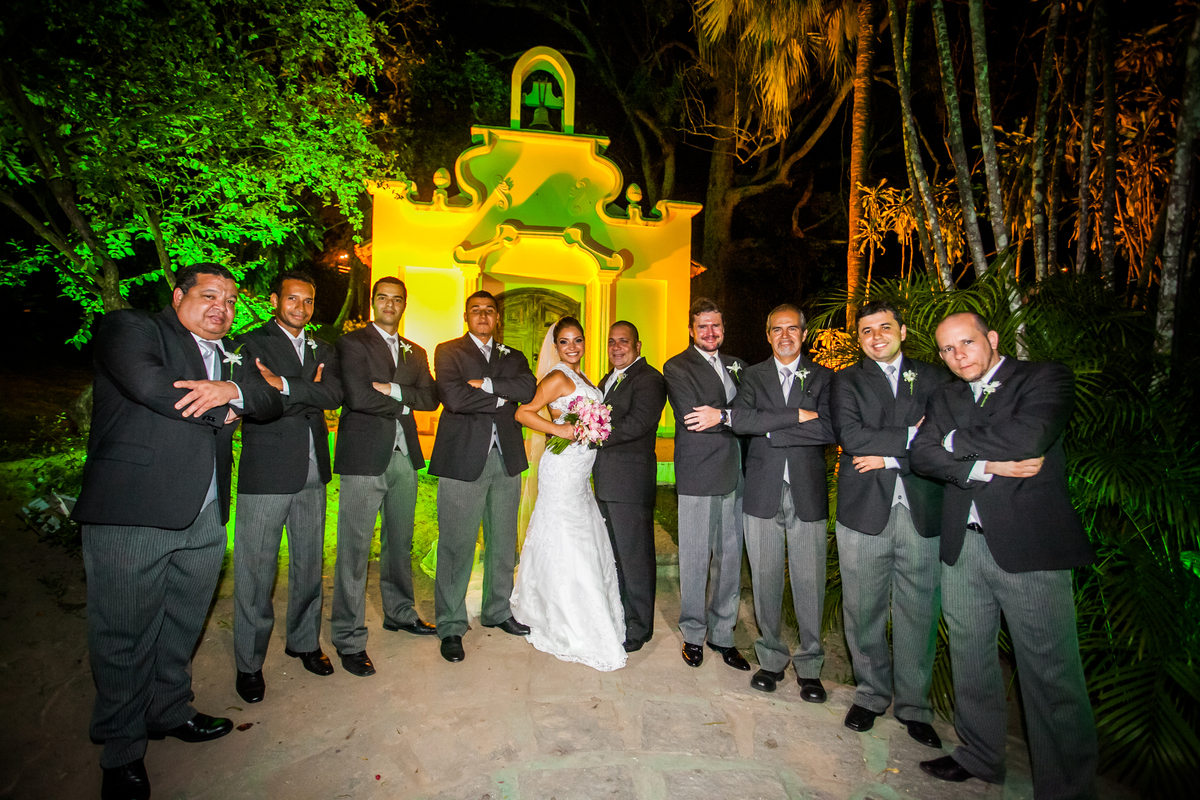 Fotografia de casamento, fotos de casamento, noiva, Fotógrafo no Porto, em Portugal. Fotógrafo de casamentos no Porto, Portugal. Fotos espontaneas, fotos naturais, fotos românticas, fotografia criativa. Casal apaixonado. Melhor fotógrafo de Portugal