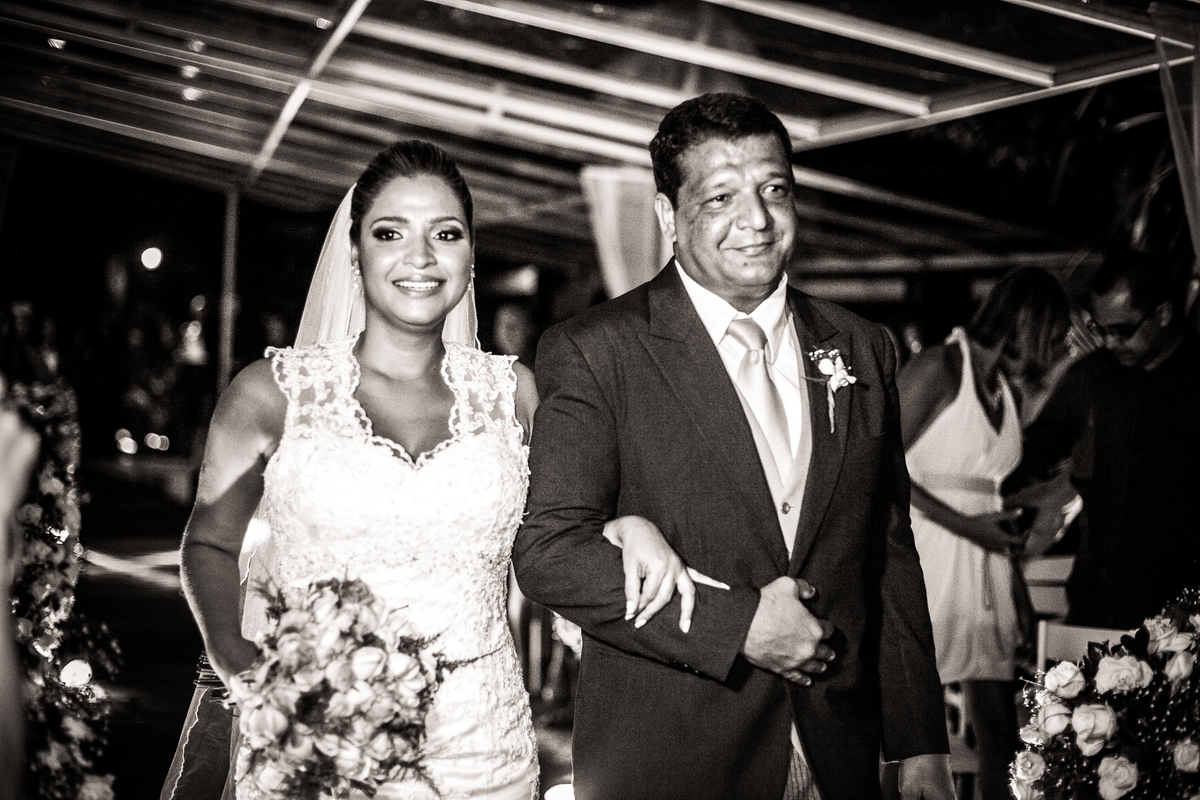 Fotografia de casamento, fotos de casamento, noiva, Fotógrafo no Porto, em Portugal. Fotógrafo de casamentos no Porto, Portugal. Fotos espontaneas, fotos naturais, fotos românticas, fotografia criativa. Casal apaixonado. Melhor fotógrafo de Portugal