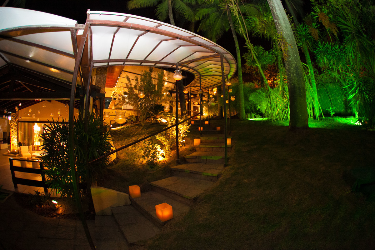 Fotografia de casamento, fotos de casamento, noiva, Fotógrafo no Porto, em Portugal. Fotógrafo de casamentos no Porto, Portugal. Fotos espontaneas, fotos naturais, fotos românticas, fotografia criativa. Casal apaixonado. Melhor fotógrafo de Portugal