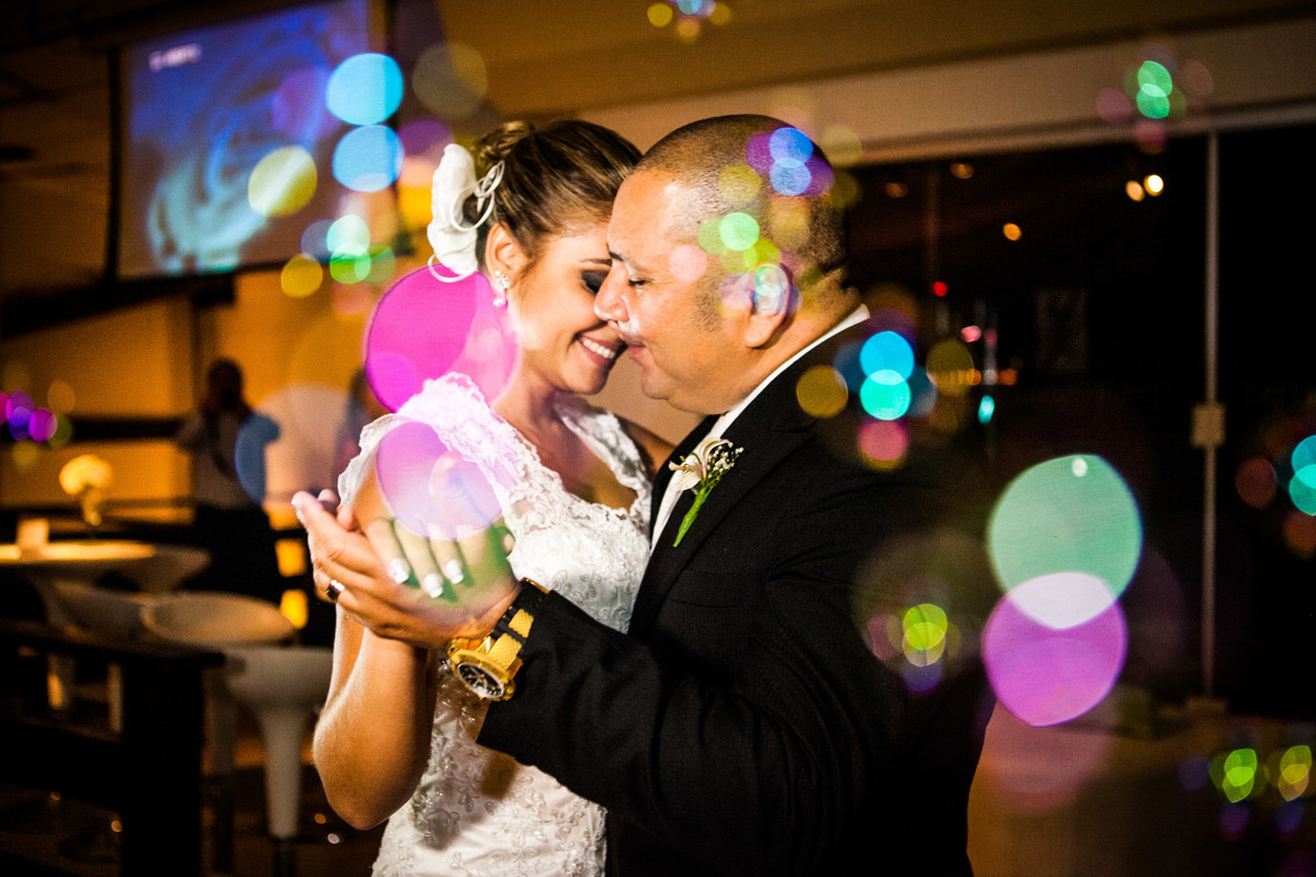Fotografia de casamento, fotos de casamento, noiva, Fotógrafo no Porto, em Portugal. Fotógrafo de casamentos no Porto, Portugal. Fotos espontaneas, fotos naturais, fotos românticas, fotografia criativa. Casal apaixonado. Melhor fotógrafo de Portugal