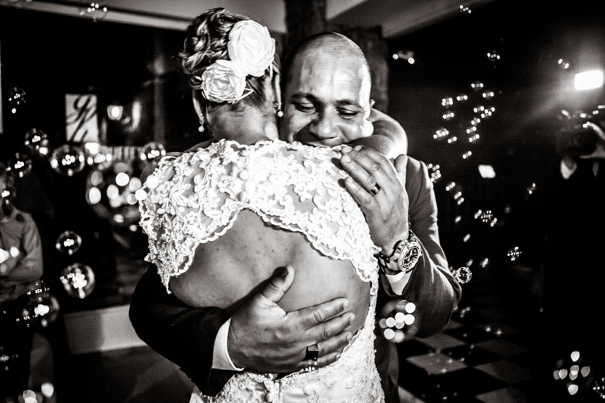 Fotografia de casamento, fotos de casamento, noiva, Fotógrafo no Porto, em Portugal. Fotógrafo de casamentos no Porto, Portugal. Fotos espontaneas, fotos naturais, fotos românticas, fotografia criativa. Casal apaixonado. Melhor fotógrafo de Portugal