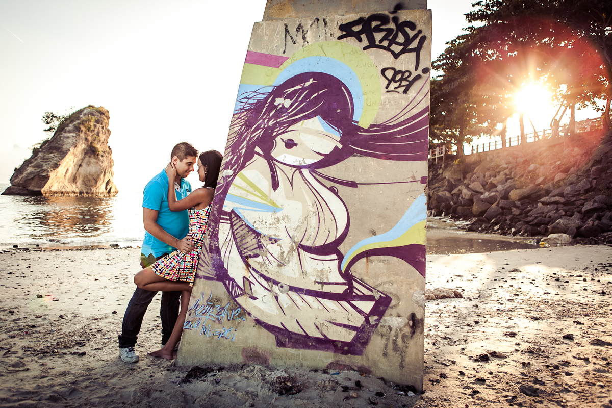 Sessão de fotos de casal, fotos pre wedding, Fotógrafo no Porto, em Portugal. Fotógrafo de casamentos no Porto, Portugal. Fotos espontaneas, fotos naturais, fotos românticas, fotografia criativa. Casal apaixonado. Fernanda Ferraro Fotografia. 