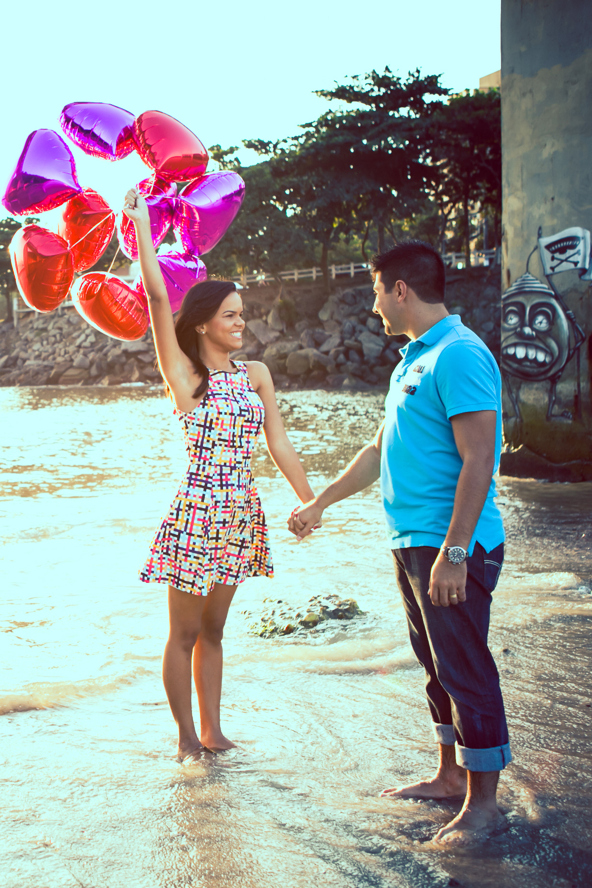 Sessão de fotos de casal, fotos pre wedding, Fotógrafo no Porto, em Portugal. Fotógrafo de casamentos no Porto, Portugal. Fotos espontaneas, fotos naturais, fotos românticas, fotografia criativa. Casal apaixonado. Fernanda Ferraro Fotografia. 