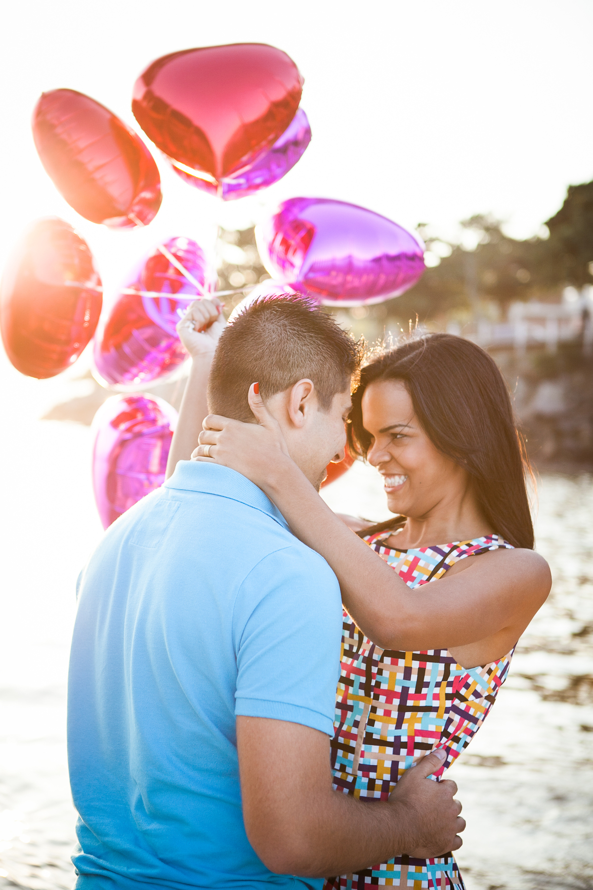 Sessão de fotos de casal, fotos pre wedding, Fotógrafo no Porto, em Portugal. Fotógrafo de casamentos no Porto, Portugal. Fotos espontaneas, fotos naturais, fotos românticas, fotografia criativa. Casal apaixonado. Fernanda Ferraro Fotografia. 