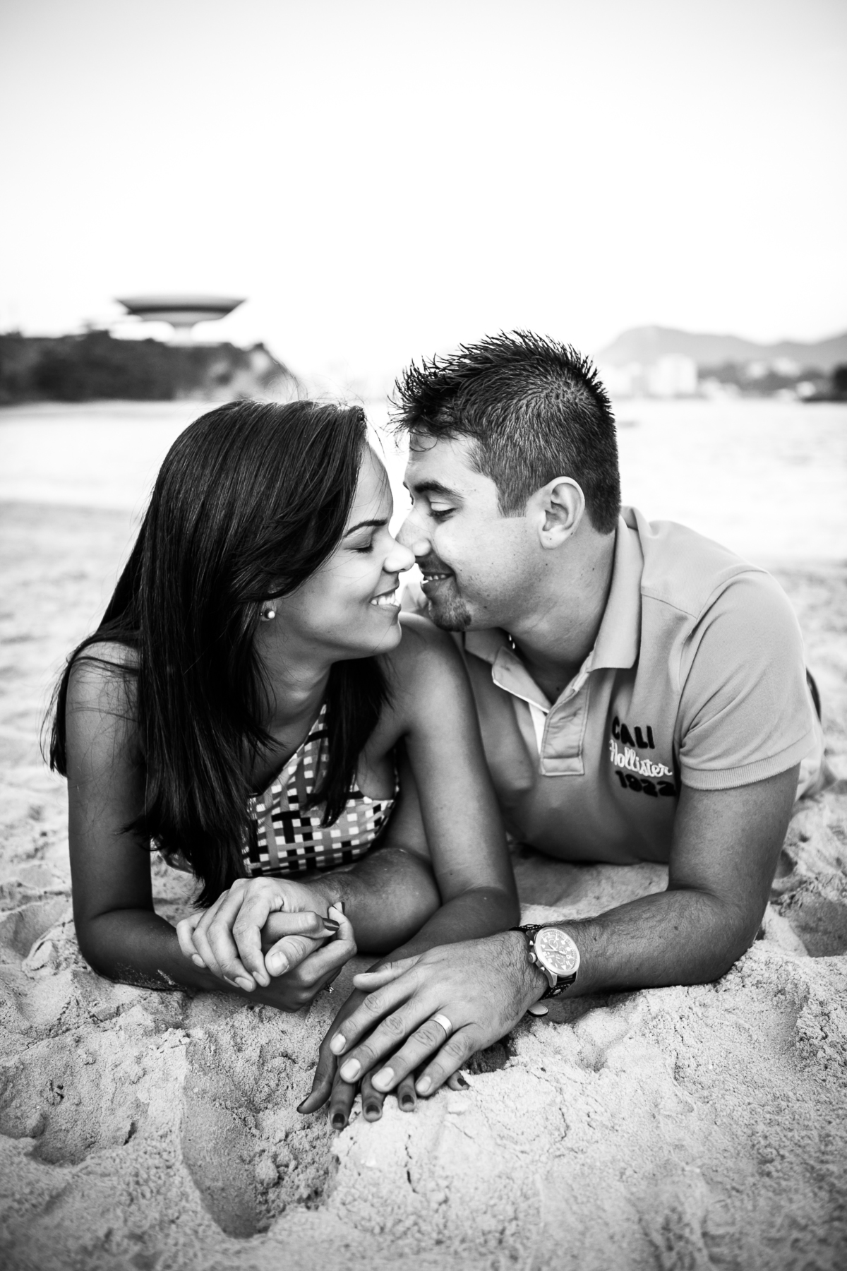 Sessão de fotos de casal, fotos pre wedding, Fotógrafo no Porto, em Portugal. Fotógrafo de casamentos no Porto, Portugal. Fotos espontaneas, fotos naturais, fotos românticas, fotografia criativa. Casal apaixonado. Fernanda Ferraro Fotografia. 