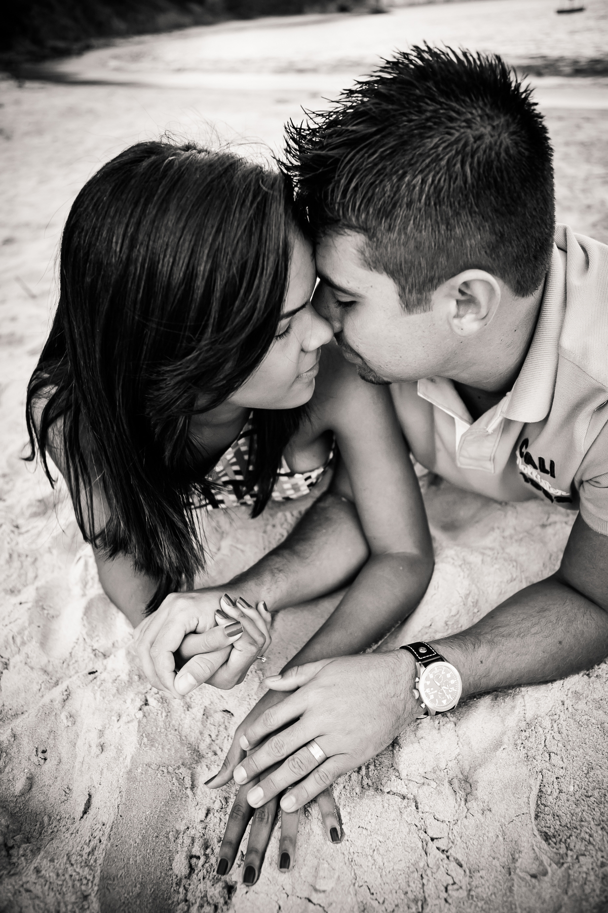Sessão de fotos de casal, fotos pre wedding, Fotógrafo no Porto, em Portugal. Fotógrafo de casamentos no Porto, Portugal. Fotos espontaneas, fotos naturais, fotos românticas, fotografia criativa. Casal apaixonado. Fernanda Ferraro Fotografia. 