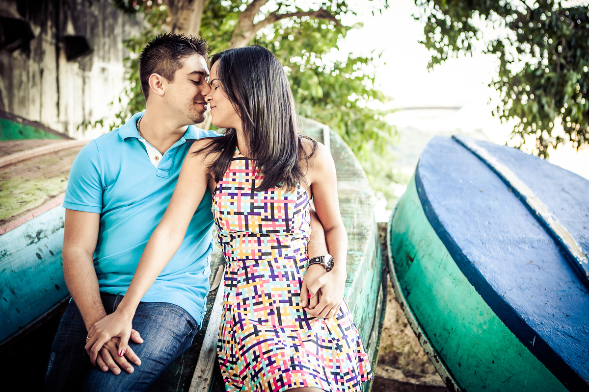 Sessão de fotos de casal, fotos pre wedding, Fotógrafo no Porto, em Portugal. Fotógrafo de casamentos no Porto, Portugal. Fotos espontaneas, fotos naturais, fotos românticas, fotografia criativa. Casal apaixonado. Fernanda Ferraro Fotografia. 