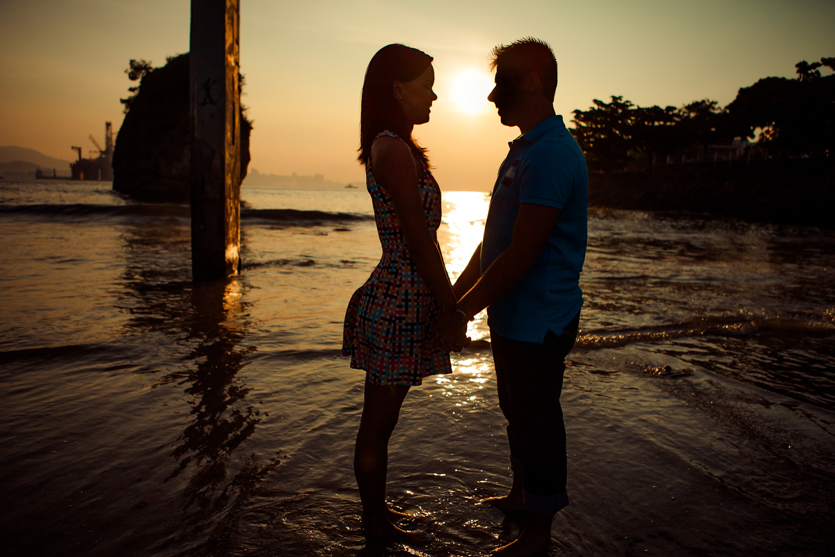 Sessão de fotos de casal, fotos pre wedding, Fotógrafo no Porto, em Portugal. Fotógrafo de casamentos no Porto, Portugal. Fotos espontaneas, fotos naturais, fotos românticas, fotografia criativa. Casal apaixonado. Fernanda Ferraro Fotografia. 