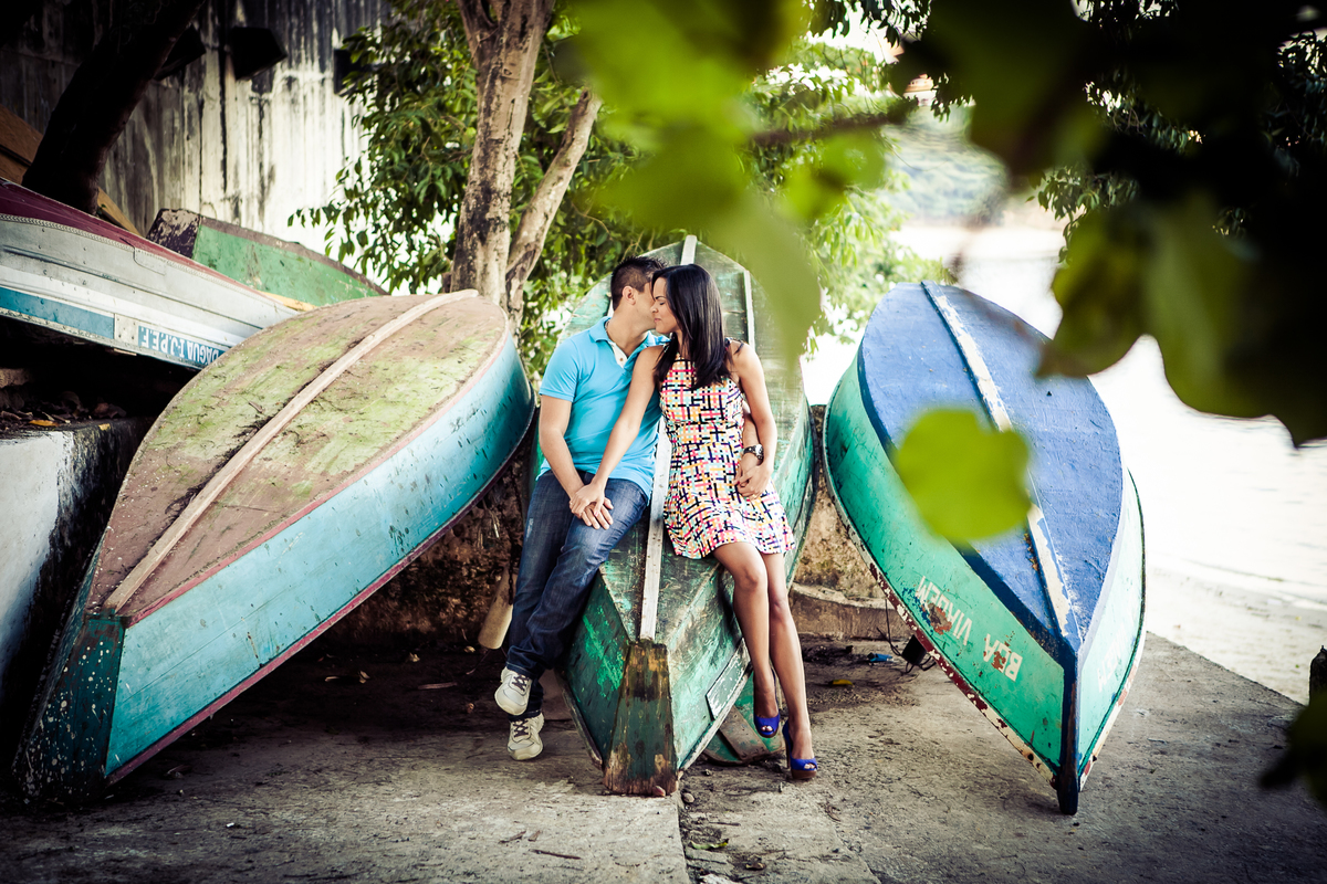 Sessão de fotos de casal, fotos pre wedding, Fotógrafo no Porto, em Portugal. Fotógrafo de casamentos no Porto, Portugal. Fotos espontaneas, fotos naturais, fotos românticas, fotografia criativa. Casal apaixonado. Fernanda Ferraro Fotografia. 