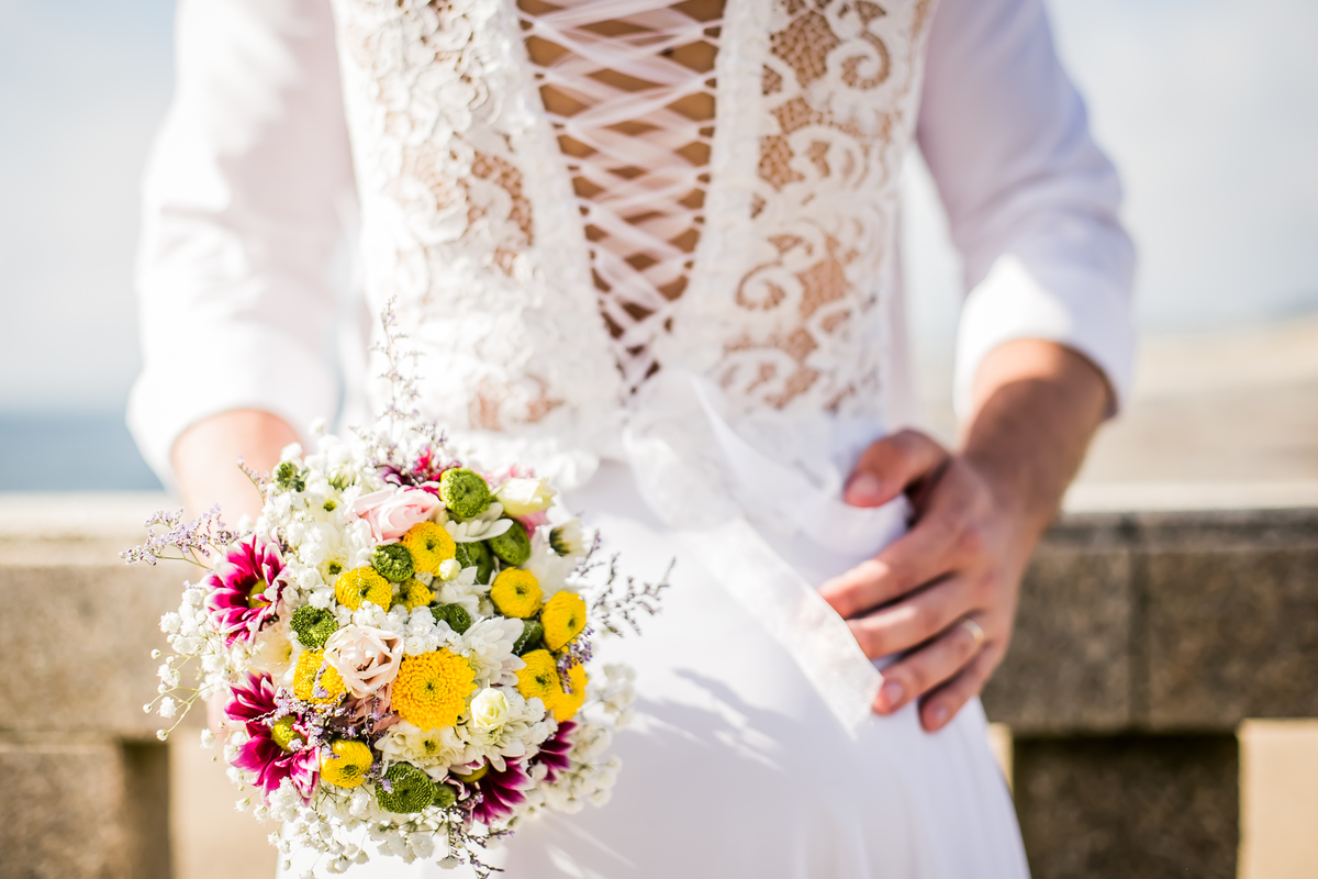 Noivos. Sessão de fotos trash the dress para casamento. Senhor da Pedra, no Porto. Fotografia de casamento no Porto, Portugal. Fernanda Ferraro Fotografia.