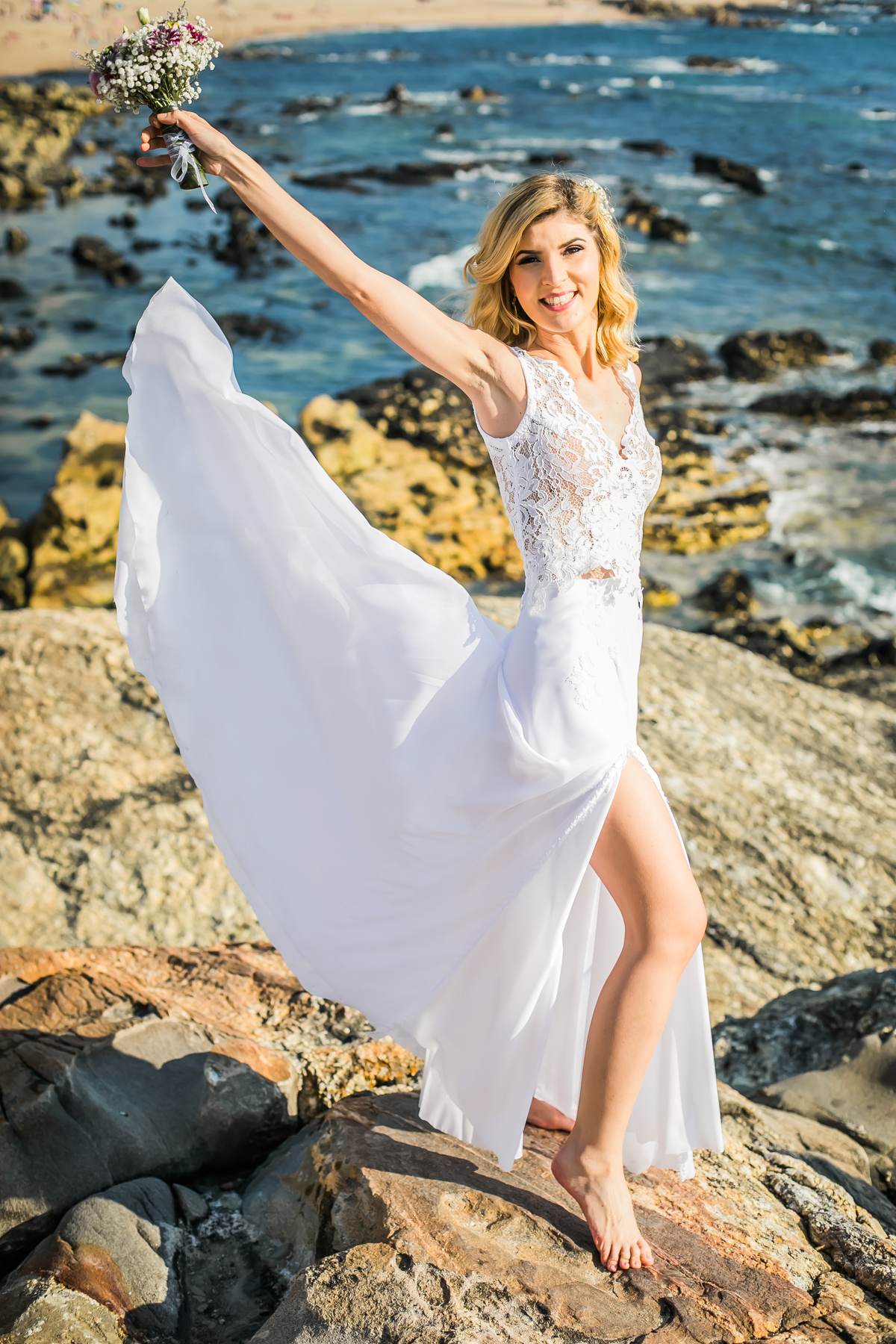 Noivos. Sessão de fotos trash the dress para casamento. Senhor da Pedra, no Porto. Fotografia de casamento no Porto, Portugal. Fernanda Ferraro Fotografia.