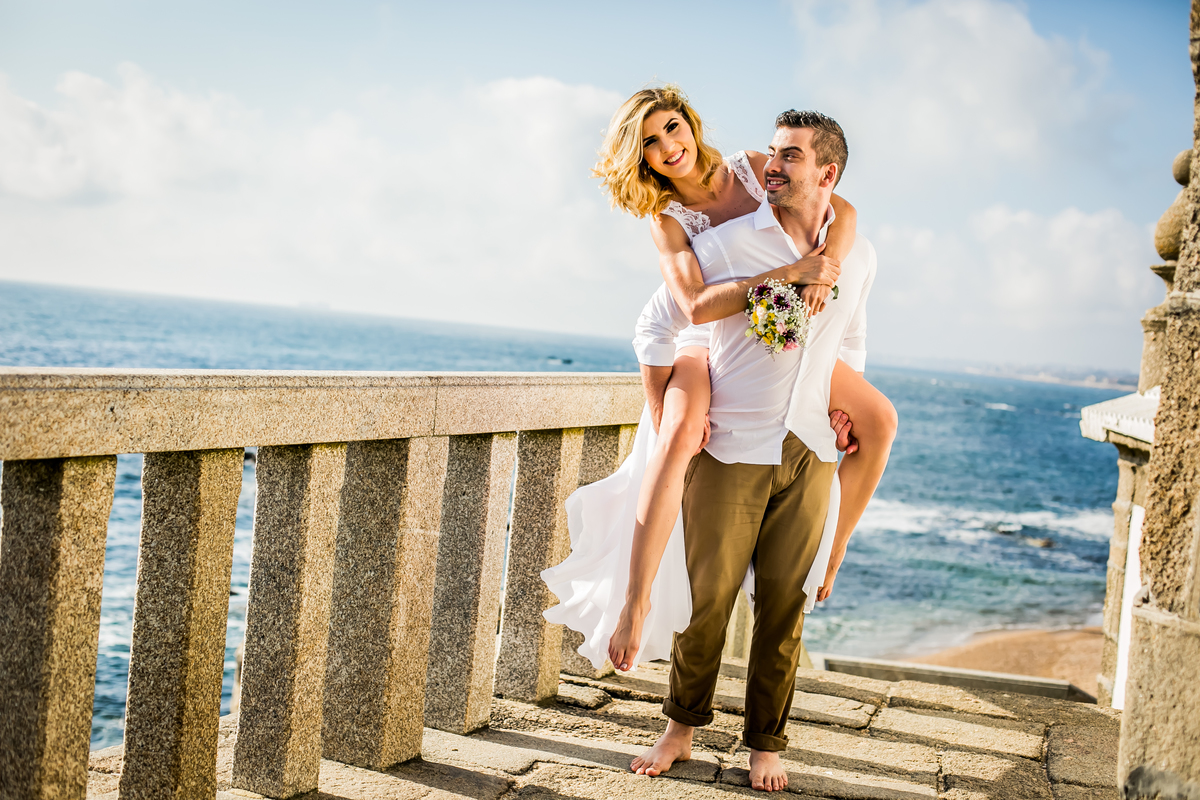 Noivos. Sessão de fotos trash the dress para casamento. Senhor da Pedra, no Porto. Fotografia de casamento no Porto, Portugal. Fernanda Ferraro Fotografia.