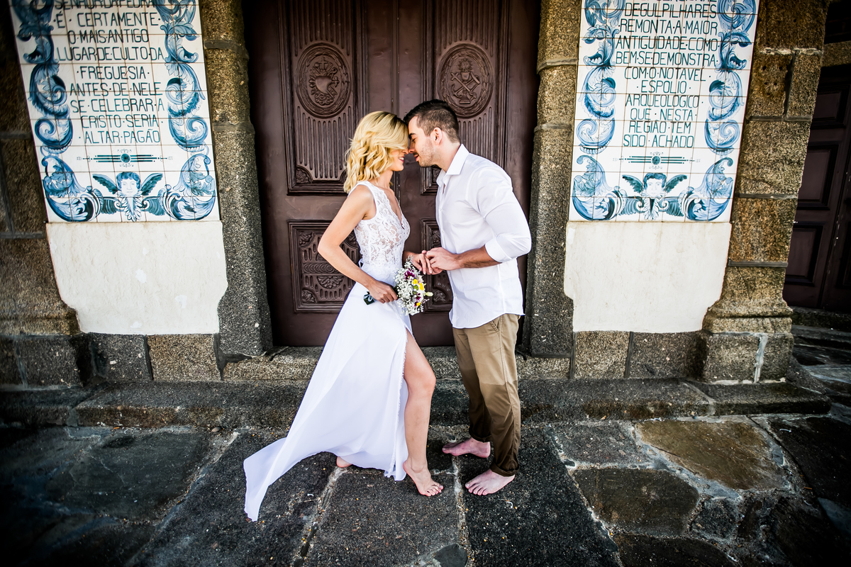 Noivos. Sessão de fotos trash the dress para casamento. Senhor da Pedra, no Porto. Fotografia de casamento no Porto, Portugal. Fernanda Ferraro Fotografia.