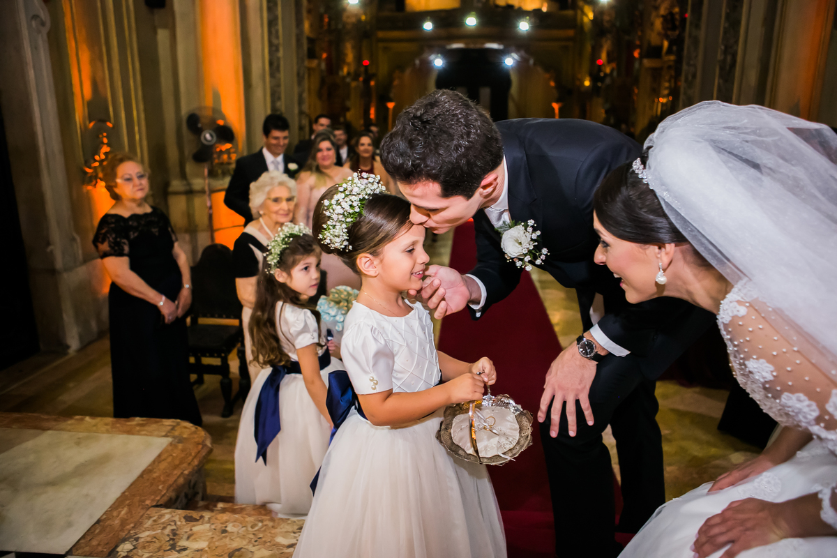 Fotografia de casamento, fotos de casamento, noiva, Fotógrafo no Porto, em Portugal. Fotógrafo de casamentos no Porto, Portugal. Fotos espontaneas, fotos naturais, fotos românticas, fotografia criativa. Casal apaixonado. Fernanda Ferraro Fotografia. 