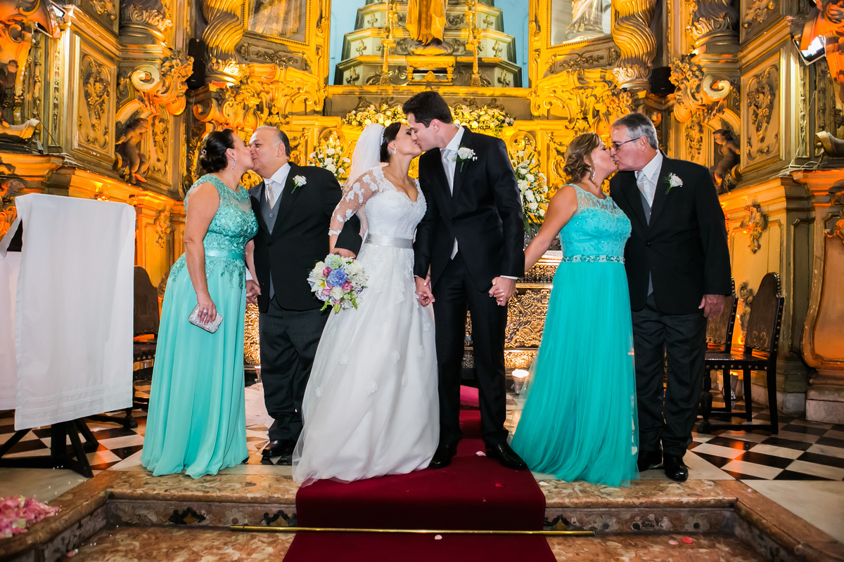 Fotografia de casamento, fotos de casamento, noiva, Fotógrafo no Porto, em Portugal. Fotógrafo de casamentos no Porto, Portugal. Fotos espontaneas, fotos naturais, fotos românticas, fotografia criativa. Casal apaixonado. Fernanda Ferraro Fotografia. 