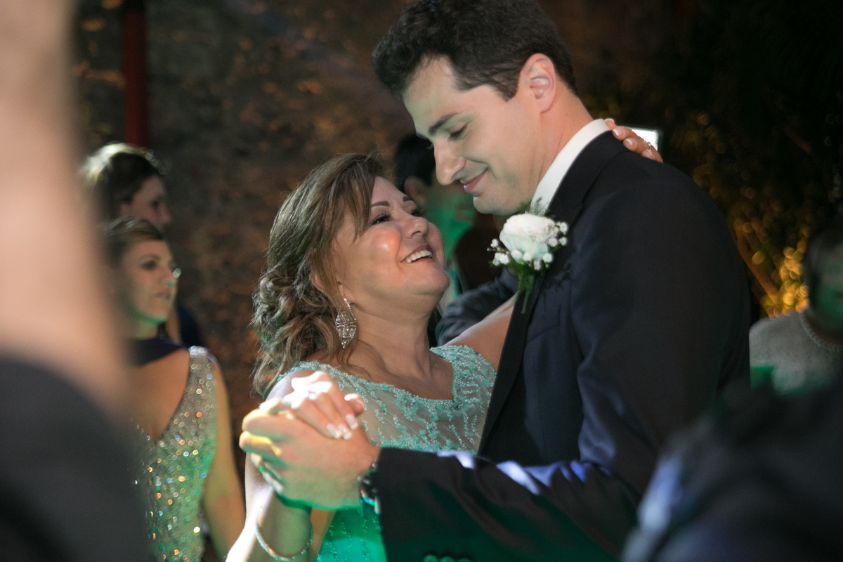 Fotografia de casamento, fotos de casamento, noiva, Fotógrafo no Porto, em Portugal. Fotógrafo de casamentos no Porto, Portugal. Fotos espontaneas, fotos naturais, fotos românticas, fotografia criativa. Casal apaixonado. Fernanda Ferraro Fotografia. 