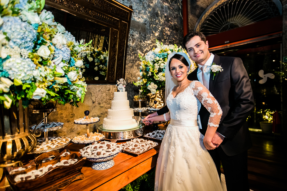 Fotografia de casamento, fotos de casamento, noiva, Fotógrafo no Porto, em Portugal. Fotógrafo de casamentos no Porto, Portugal. Fotos espontaneas, fotos naturais, fotos românticas, fotografia criativa. Casal apaixonado. Fernanda Ferraro Fotografia. 