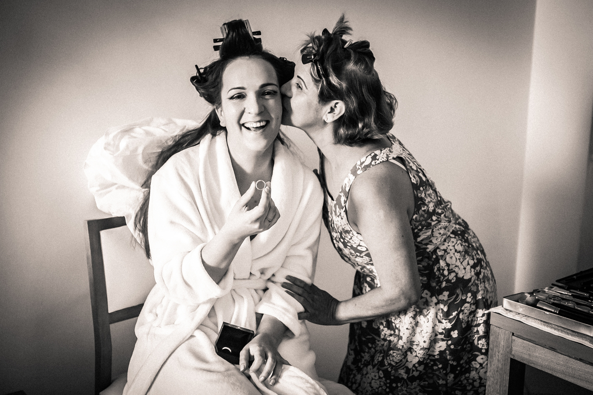 Fotografia de casamento, fotos de casamento, noiva, Fotógrafo no Porto, em Portugal. Fotógrafo de casamentos no Porto, Portugal. Fotos espontaneas, fotos naturais, fotos românticas, fotografia criativa. Casal apaixonado. Fernanda Ferraro Fotografia. 