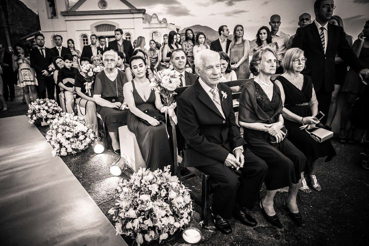 Fotografia de casamento, fotos de casamento, noiva, Fotógrafo no Porto, em Portugal. Fotógrafo de casamentos no Porto, Portugal. Fotos espontaneas, fotos naturais, fotos românticas, fotografia criativa. Casal apaixonado. Fernanda Ferraro Fotografia. 