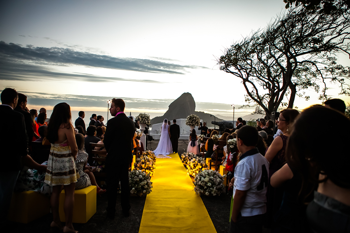 Fotografia de casamento, fotos de casamento, noiva, Fotógrafo no Porto, em Portugal. Fotógrafo de casamentos no Porto, Portugal. Fotos espontaneas, fotos naturais, fotos românticas, fotografia criativa. Casal apaixonado. Fernanda Ferraro Fotografia. 