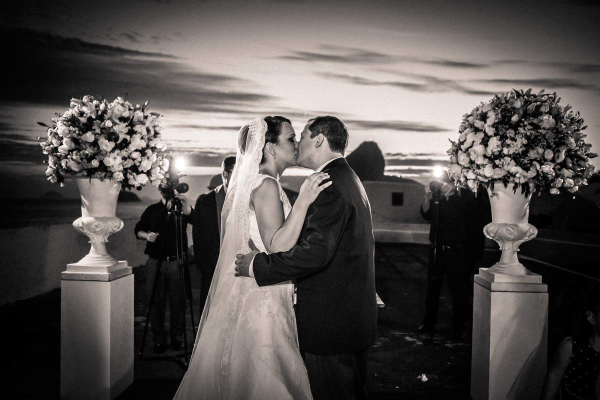 Fotografia de casamento, fotos de casamento, noiva, Fotógrafo no Porto, em Portugal. Fotógrafo de casamentos no Porto, Portugal. Fotos espontaneas, fotos naturais, fotos românticas, fotografia criativa. Casal apaixonado. Fernanda Ferraro Fotografia. 