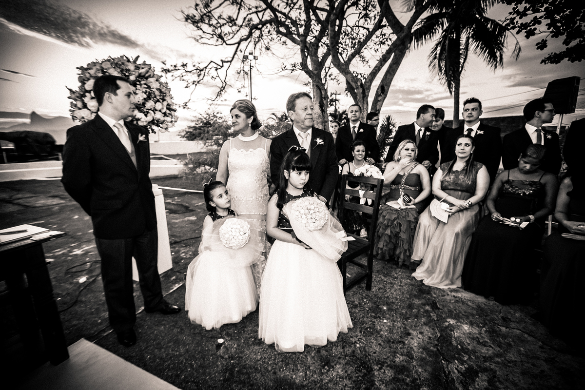 Fotografia de casamento, fotos de casamento, noiva, Fotógrafo no Porto, em Portugal. Fotógrafo de casamentos no Porto, Portugal. Fotos espontaneas, fotos naturais, fotos românticas, fotografia criativa. Casal apaixonado. Fernanda Ferraro Fotografia. 