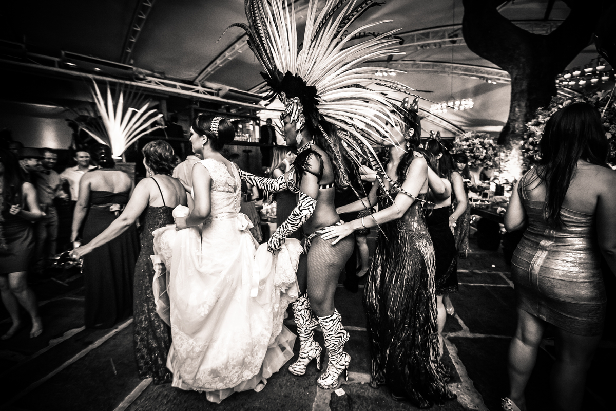 Fotografia de casamento, fotos de casamento, noiva, Fotógrafo no Porto, em Portugal. Fotógrafo de casamentos no Porto, Portugal. Fotos espontaneas, fotos naturais, fotos românticas, fotografia criativa. Casal apaixonado. Fernanda Ferraro Fotografia. 