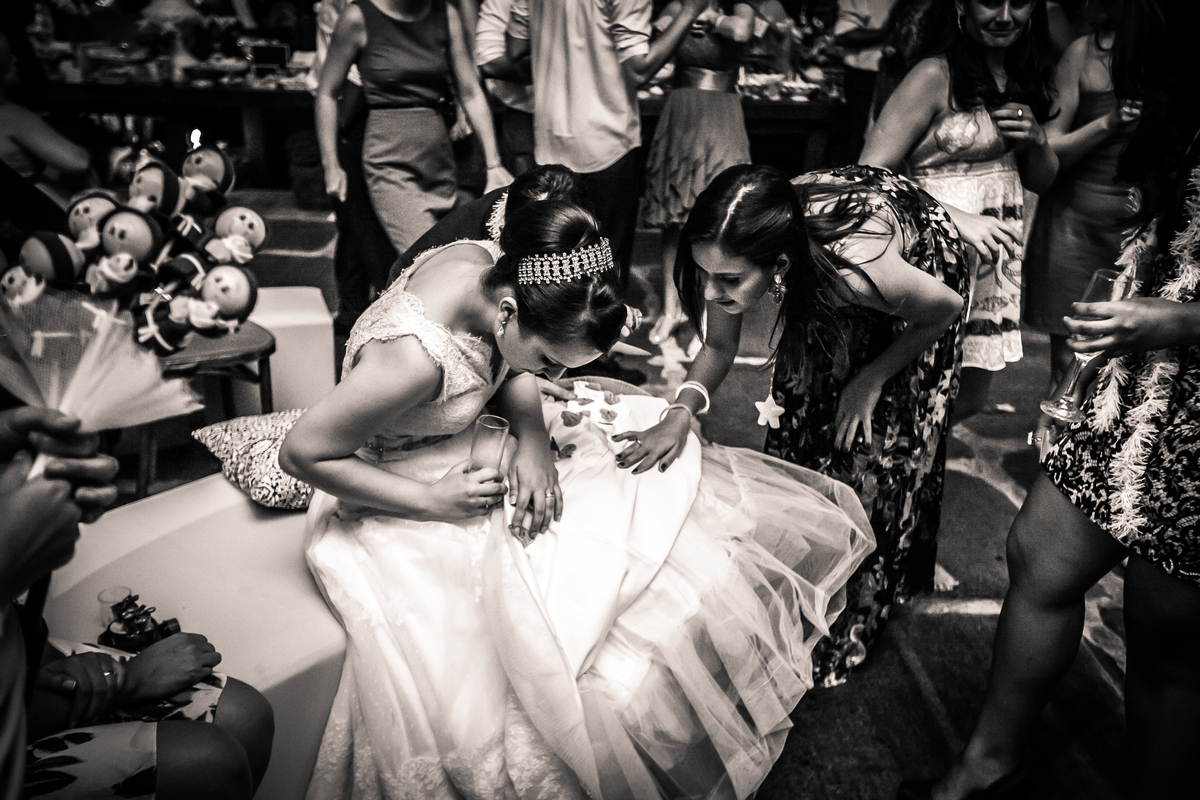 Fotografia de casamento, fotos de casamento, noiva, Fotógrafo no Porto, em Portugal. Fotógrafo de casamentos no Porto, Portugal. Fotos espontaneas, fotos naturais, fotos românticas, fotografia criativa. Casal apaixonado. Fernanda Ferraro Fotografia. 