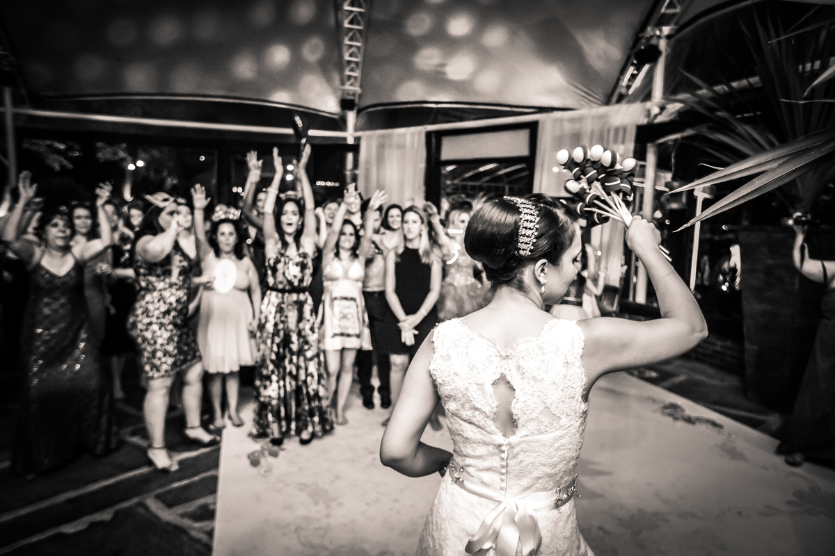 Fotografia de casamento, fotos de casamento, noiva, Fotógrafo no Porto, em Portugal. Fotógrafo de casamentos no Porto, Portugal. Fotos espontaneas, fotos naturais, fotos românticas, fotografia criativa. Casal apaixonado. Fernanda Ferraro Fotografia. 