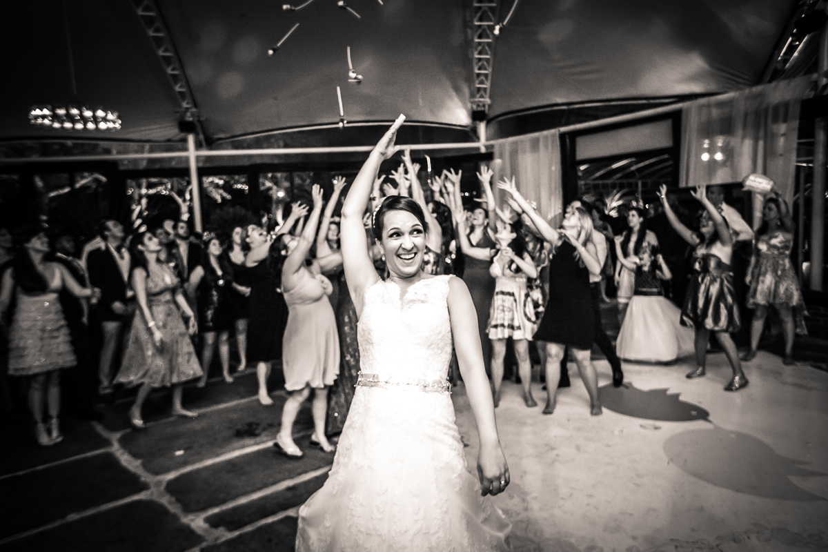 Fotografia de casamento, fotos de casamento, noiva, Fotógrafo no Porto, em Portugal. Fotógrafo de casamentos no Porto, Portugal. Fotos espontaneas, fotos naturais, fotos românticas, fotografia criativa. Casal apaixonado. Fernanda Ferraro Fotografia. 