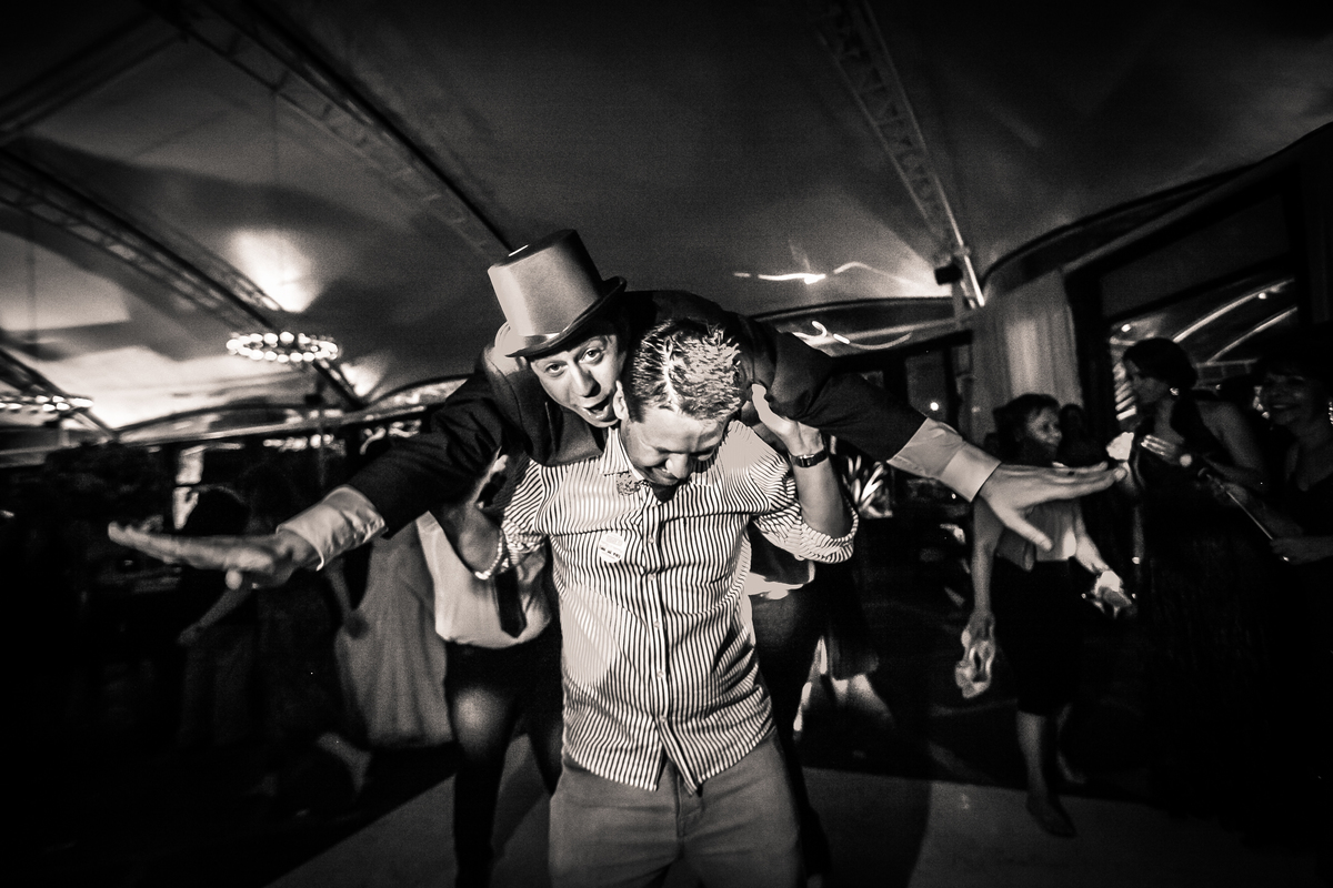 Fotografia de casamento, fotos de casamento, noiva, Fotógrafo no Porto, em Portugal. Fotógrafo de casamentos no Porto, Portugal. Fotos espontaneas, fotos naturais, fotos românticas, fotografia criativa. Casal apaixonado. Fernanda Ferraro Fotografia. 