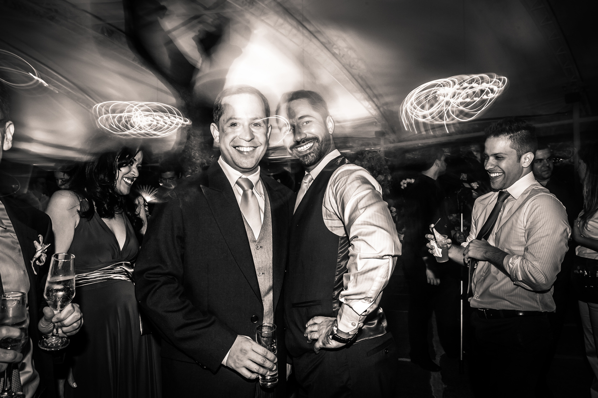 Fotografia de casamento, fotos de casamento, noiva, Fotógrafo no Porto, em Portugal. Fotógrafo de casamentos no Porto, Portugal. Fotos espontaneas, fotos naturais, fotos românticas, fotografia criativa. Casal apaixonado. Fernanda Ferraro Fotografia. 