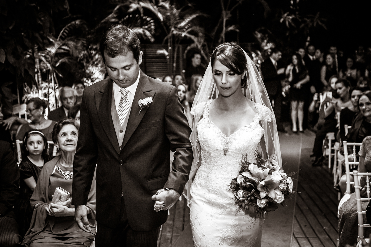 Fotografia de casamento, fotos de casamento, noiva, Fotógrafo no Porto, em Portugal. Fotógrafo de casamentos no Porto, Portugal. Fotos espontaneas, fotos naturais, fotos românticas, fotografia criativa. Casal apaixonado. Fernanda Ferraro Fotografia. 